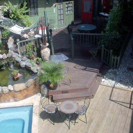 One32 Guesthouse Bejeweled Kingston Eksteriør bilde