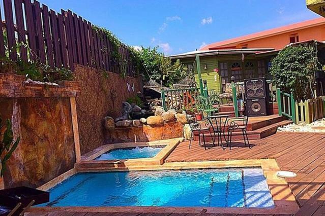 One32 Guesthouse Bejeweled Kingston Eksteriør bilde