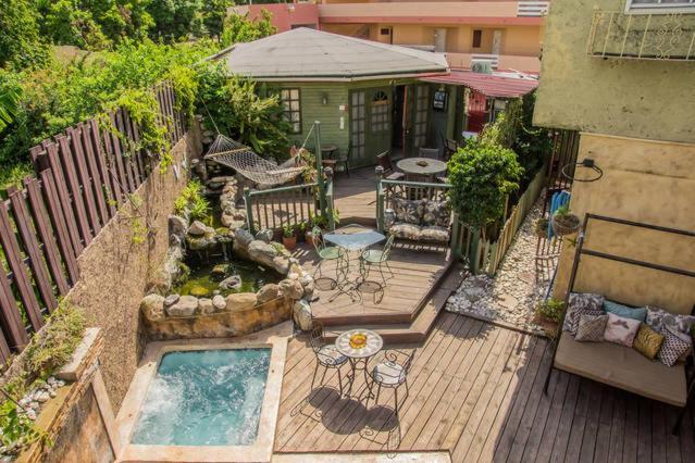 One32 Guesthouse Bejeweled Kingston Eksteriør bilde