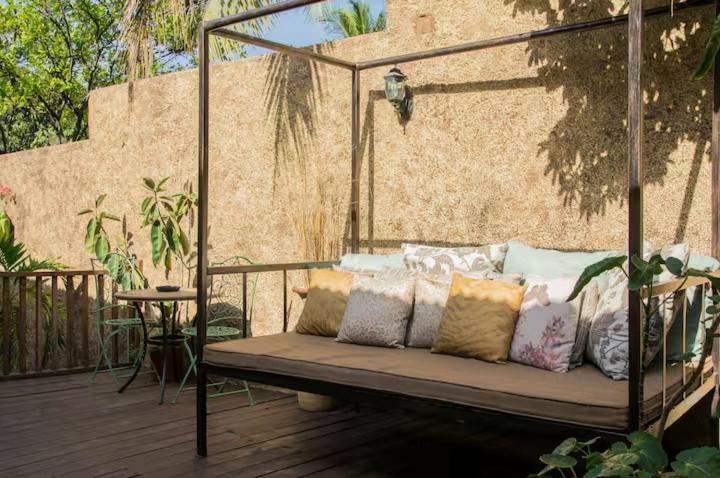 One32 Guesthouse Bejeweled Kingston Eksteriør bilde