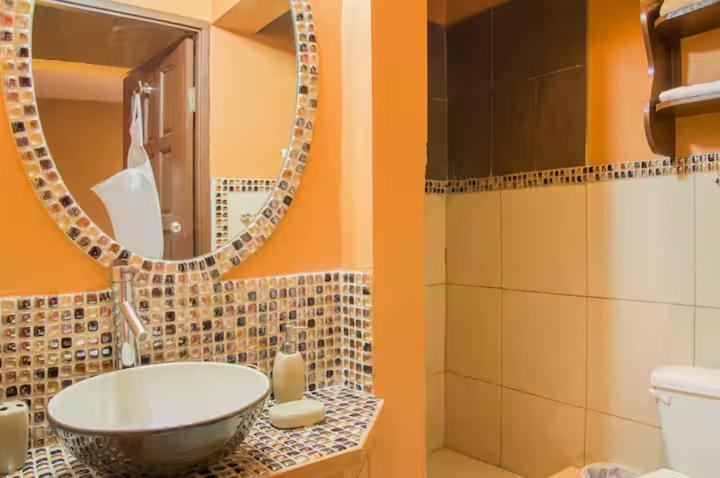 One32 Guesthouse Bejeweled Kingston Eksteriør bilde